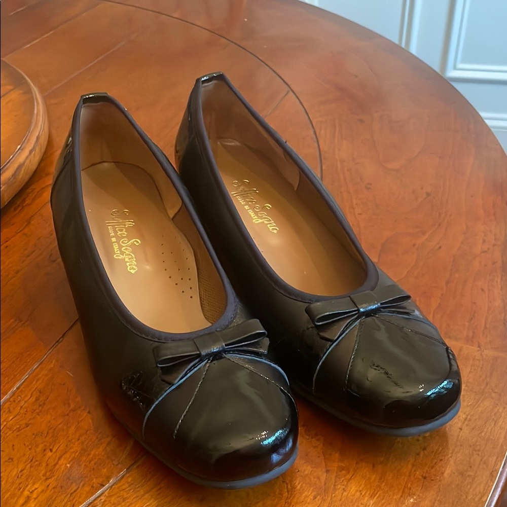 Soffice Sogno Black Leather Low Heel